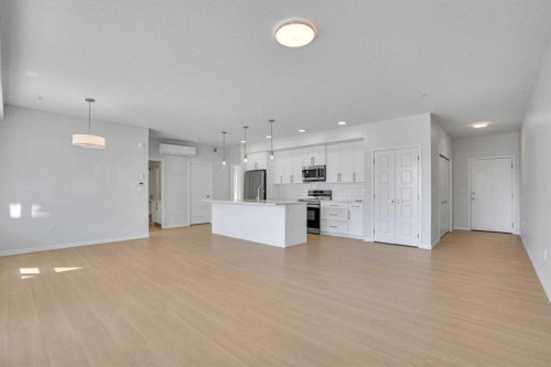 1102-33 Carringham Gate Nw, Calgary, AB - Indoor Photo Showing Kitchen