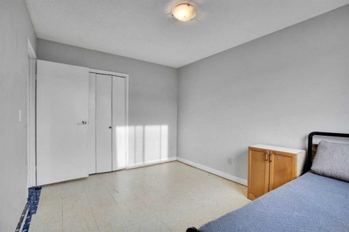 52 Pennsburg Way Se, Calgary, AB - Indoor Photo Showing Other Room