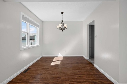 727 Macleay Road Ne, Calgary, AB - Indoor Photo Showing Other Room