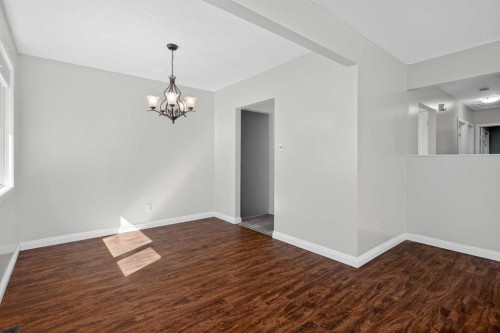 727 Macleay Road Ne, Calgary, AB - Indoor Photo Showing Other Room