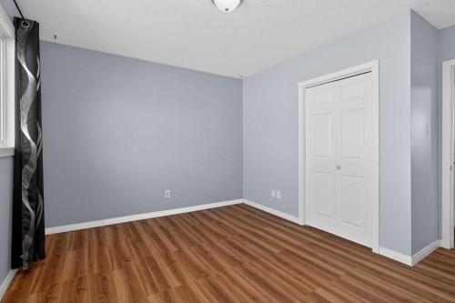 727 Macleay Road Ne, Calgary, AB - Indoor Photo Showing Other Room