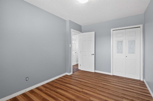 727 Macleay Road Ne, Calgary, AB - Indoor Photo Showing Other Room