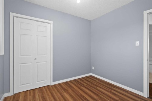 727 Macleay Road Ne, Calgary, AB - Indoor Photo Showing Other Room