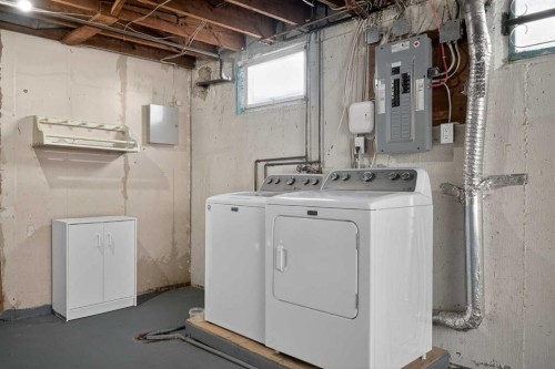 727 Macleay Road Ne, Calgary, AB - Indoor Photo Showing Laundry Room