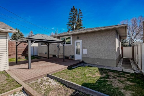 727 Macleay Road Ne, Calgary, AB - Outdoor