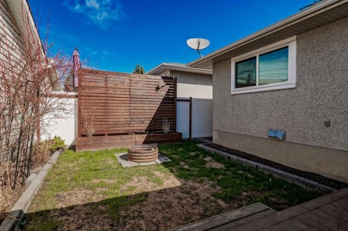 727 Macleay Road Ne, Calgary, AB - Outdoor