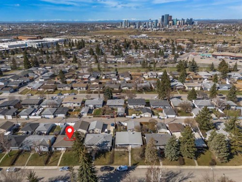 727 Macleay Road Ne, Calgary, AB - Outdoor With View
