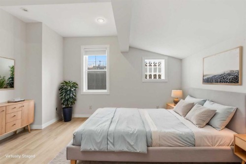 134 32 Avenue Ne, Calgary, AB - Indoor Photo Showing Bedroom