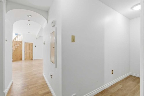 134 32 Avenue Ne, Calgary, AB - Indoor Photo Showing Other Room