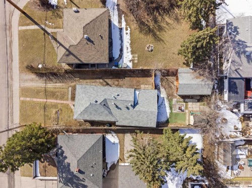 134 32 Avenue Ne, Calgary, AB - Outdoor