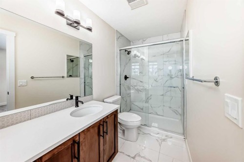 538 Sage Hill Road Nw, Calgary, AB - Indoor Photo Showing Bathroom