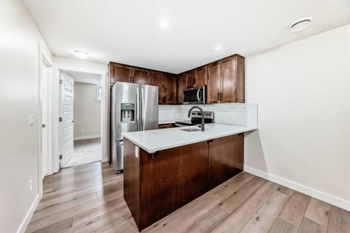 538 Sage Hill Road Nw, Calgary, AB - Indoor Photo Showing Kitchen