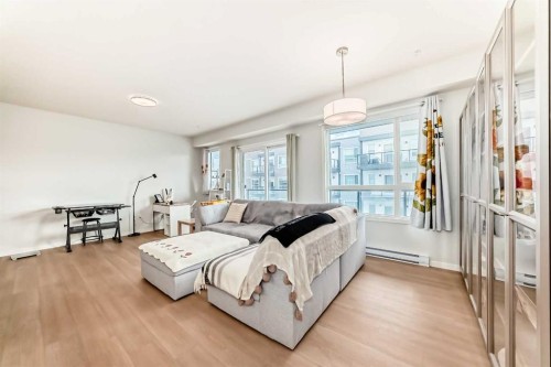 1303-33 Carringham Gate Nw, Calgary, AB - Indoor