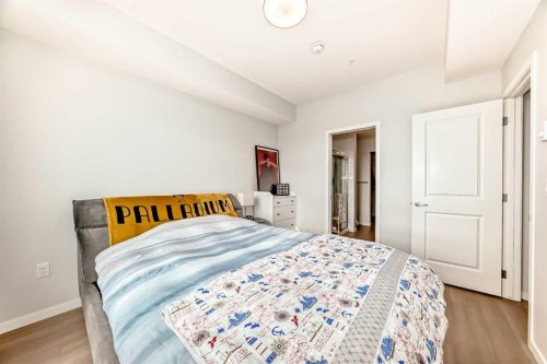 1303-33 Carringham Gate Nw, Calgary, AB - Indoor Photo Showing Bedroom