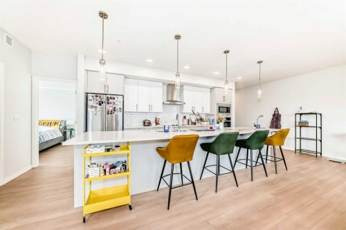 1303-33 Carringham Gate Nw, Calgary, AB - Indoor Photo Showing Kitchen With Upgraded Kitchen