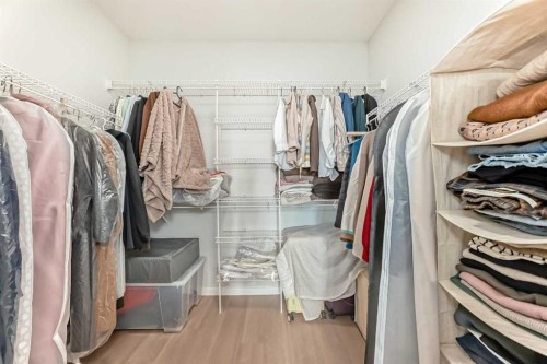 1303-33 Carringham Gate Nw, Calgary, AB - Indoor With Storage