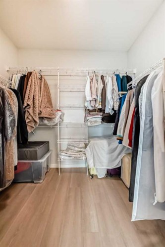 1303-33 Carringham Gate Nw, Calgary, AB - Indoor With Storage