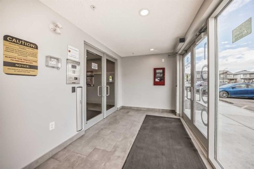 1303-33 Carringham Gate Nw, Calgary, AB - Indoor Photo Showing Other Room