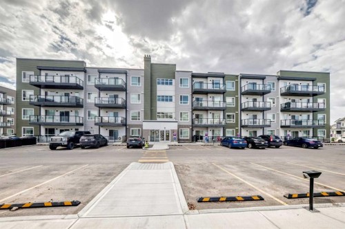 1303-33 Carringham Gate Nw, Calgary, AB - Outdoor With Balcony With Facade