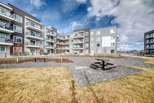 1303-33 Carringham Gate Nw, Calgary, AB - Outdoor With Balcony
