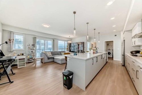 1303-33 Carringham Gate Nw, Calgary, AB - Indoor
