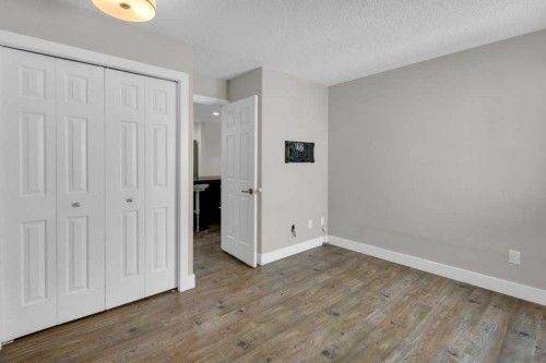 6-3402 Parkdale Boulevard Nw, Calgary, AB - Indoor Photo Showing Other Room