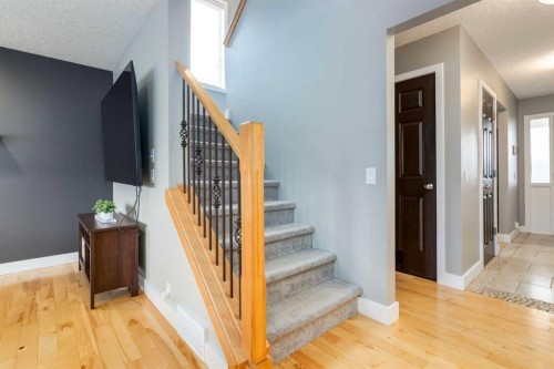 16 Prestwick Road Se, Calgary, AB - Indoor Photo Showing Other Room