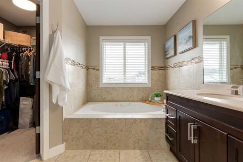 16 Prestwick Road Se, Calgary, AB - Indoor Photo Showing Bathroom