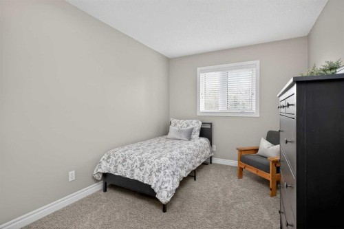 3513 Douglas Woods Heights Se, Calgary, AB - Indoor Photo Showing Bedroom