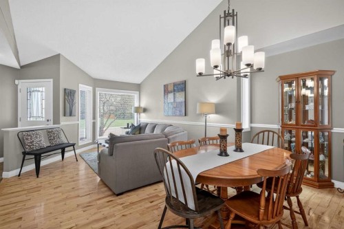 3513 Douglas Woods Heights Se, Calgary, AB - Indoor Photo Showing Dining Room