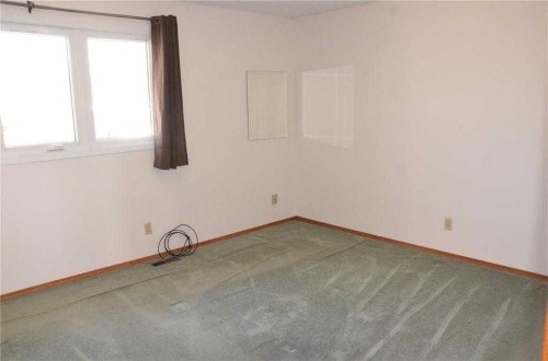 3711 Beaver Road Nw, Calgary, AB - Indoor Photo Showing Other Room