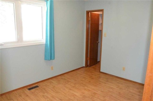 3711 Beaver Road Nw, Calgary, AB - Indoor Photo Showing Other Room
