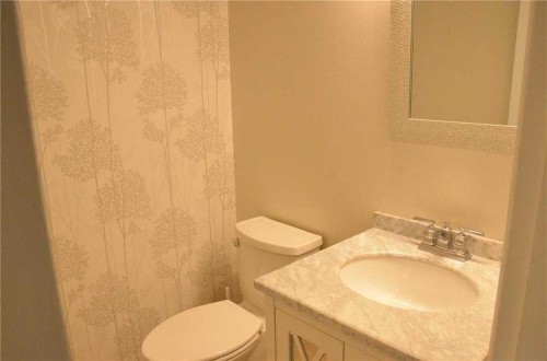 3711 Beaver Road Nw, Calgary, AB - Indoor Photo Showing Bathroom