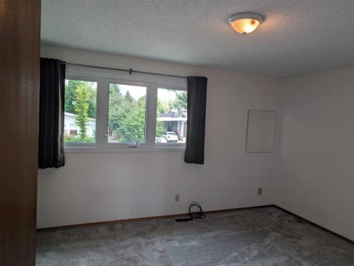 3711 Beaver Road Nw, Calgary, AB - Indoor Photo Showing Other Room