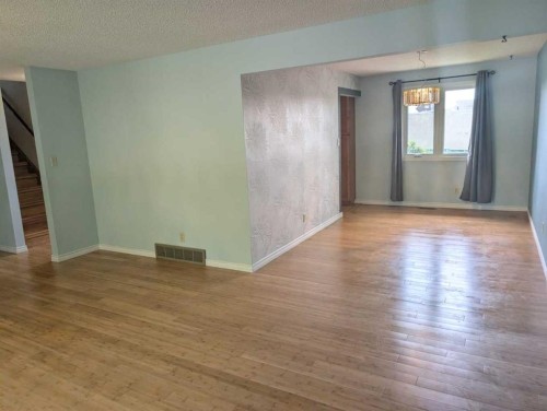 3711 Beaver Road Nw, Calgary, AB - Indoor Photo Showing Other Room