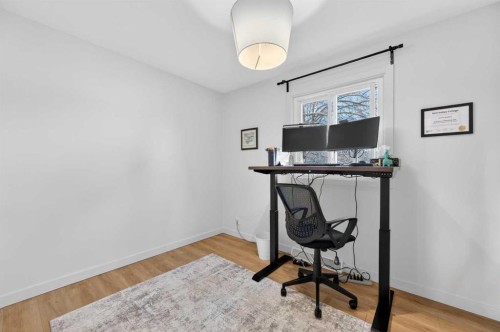 32 Beaupre Crescent Nw, Calgary, AB - Indoor Photo Showing Office