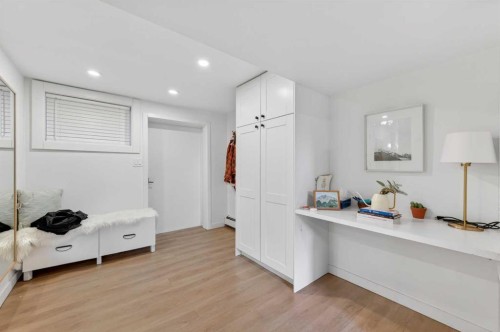 32 Beaupre Crescent Nw, Calgary, AB - Indoor
