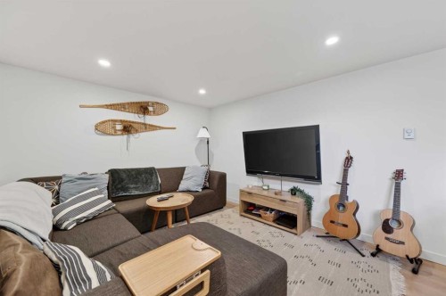 32 Beaupre Crescent Nw, Calgary, AB - Indoor