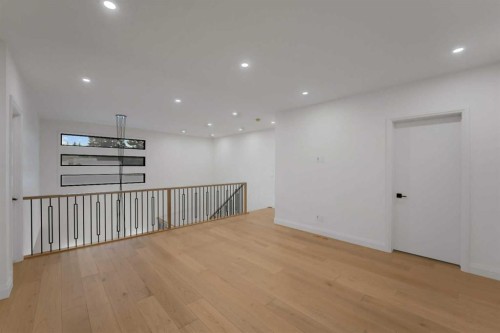 3511 34 Avenue Sw, Calgary, AB - Indoor Photo Showing Other Room