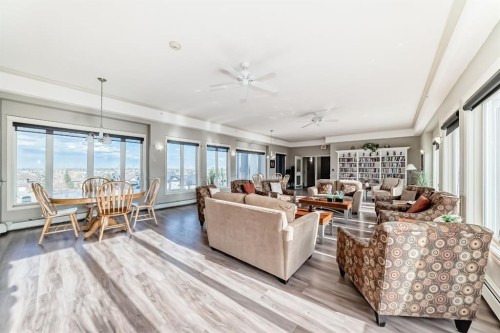 446-15 Everstone Drive Sw, Calgary, AB - Indoor Photo Showing Living Room