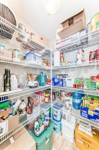 446-15 Everstone Drive Sw, Calgary, AB - Indoor With Storage