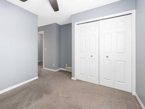 172 Simcoe Place Sw, Calgary, AB - Indoor