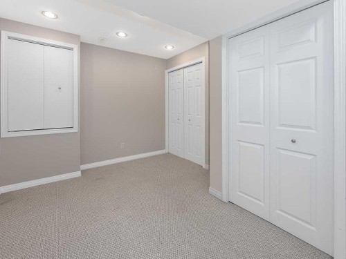 172 Simcoe Place Sw, Calgary, AB - Indoor Photo Showing Other Room