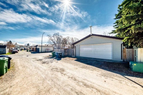 6840 4 Avenue Ne, Calgary, AB - Outdoor