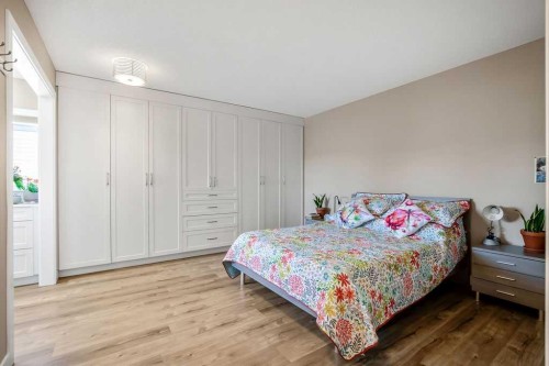 2226 Westmount Road Nw, Calgary, AB - Indoor Photo Showing Bedroom