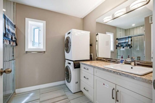 2226 Westmount Road Nw, Calgary, AB - Indoor Photo Showing Laundry Room