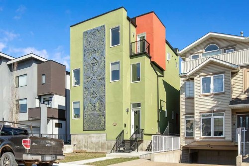 2226 Westmount Road Nw, Calgary, AB - Outdoor