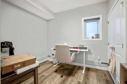 2226 Westmount Road Nw, Calgary, AB - Indoor Photo Showing Office