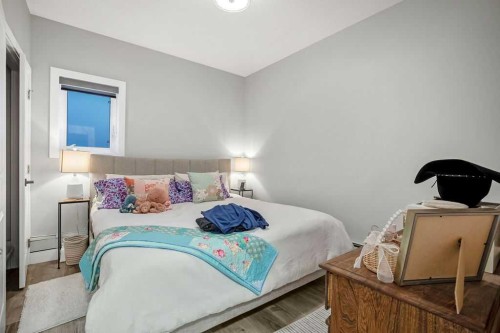 2226 Westmount Road Nw, Calgary, AB - Indoor Photo Showing Bedroom