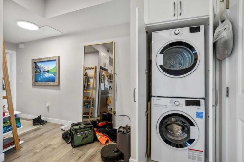 2226 Westmount Road Nw, Calgary, AB - Indoor Photo Showing Laundry Room